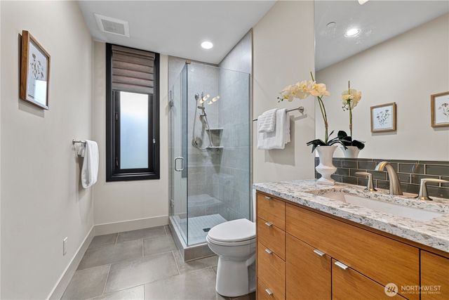 1014 Belfair Road, Bellevue, WA 98004