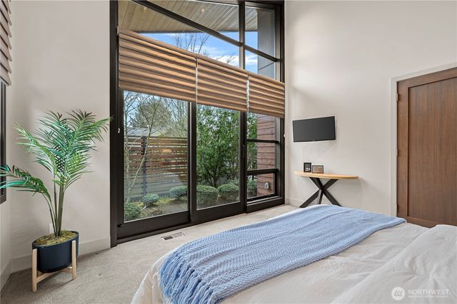 1014 Belfair Road, Bellevue, WA 98004