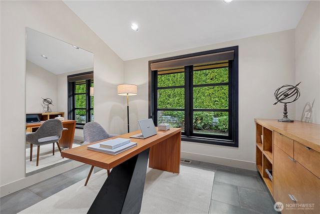 1014 Belfair Road, Bellevue, WA 98004