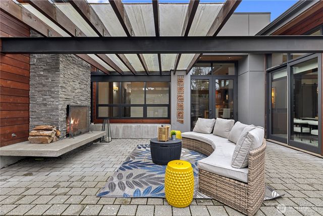 1014 Belfair Road, Bellevue, WA 98004