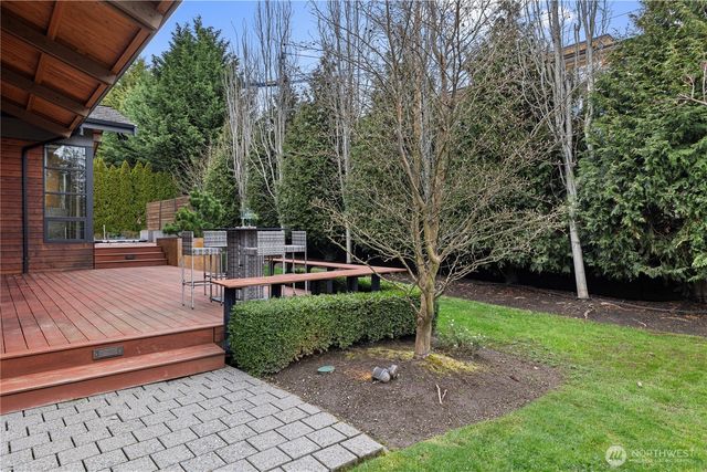 1014 Belfair Road, Bellevue, WA 98004