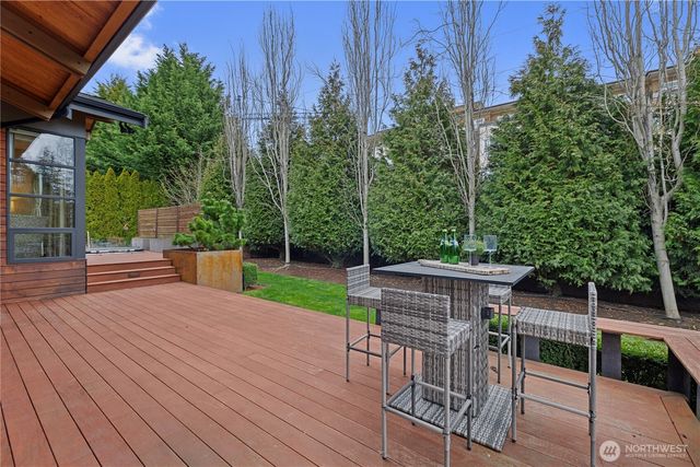 1014 Belfair Road, Bellevue, WA 98004