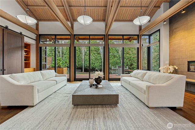 1014 Belfair Road, Bellevue, WA 98004