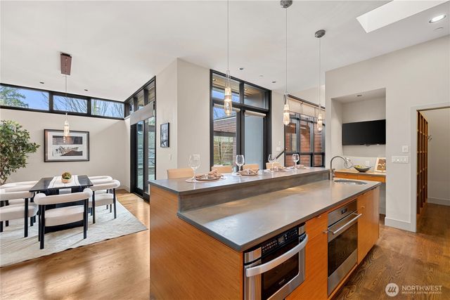 1014 Belfair Road, Bellevue, WA 98004