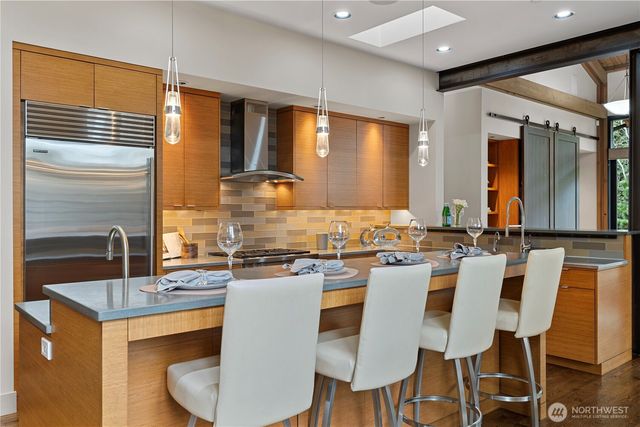 1014 Belfair Road, Bellevue, WA 98004