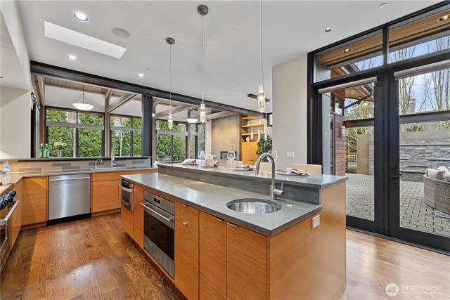 1014 Belfair Road, Bellevue, WA 98004