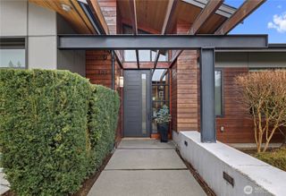 1014 Belfair Road, Bellevue, WA 98004