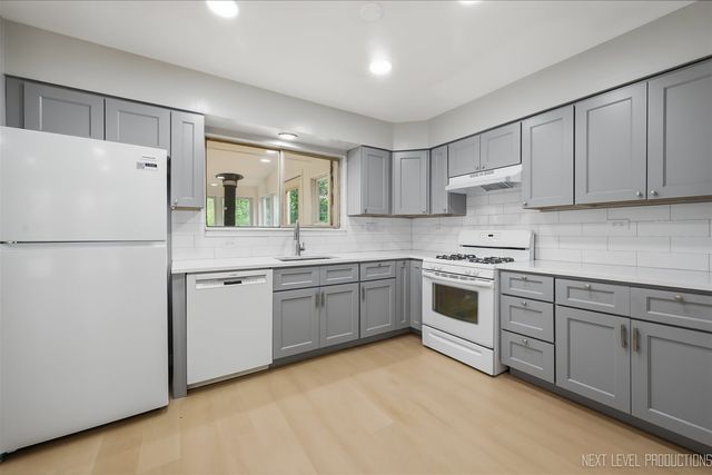 557 Willard Avenue, Elgin, IL 60120