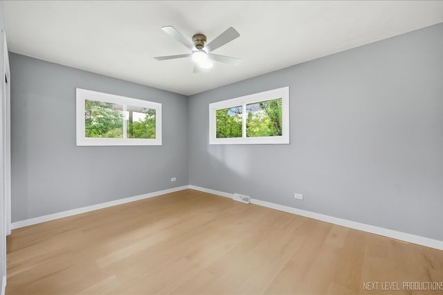 557 Willard Avenue, Elgin, IL 60120