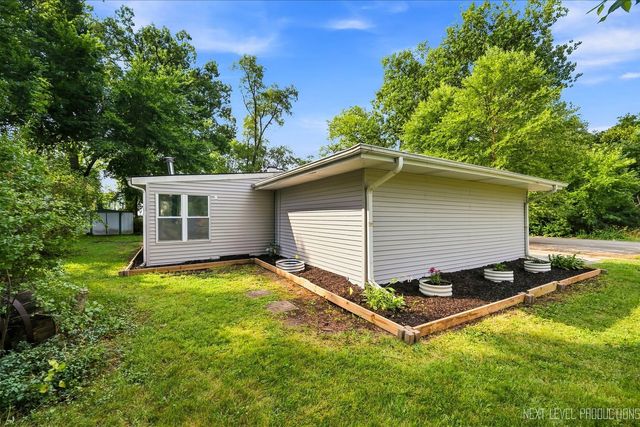 557 Willard Avenue, Elgin, IL 60120
