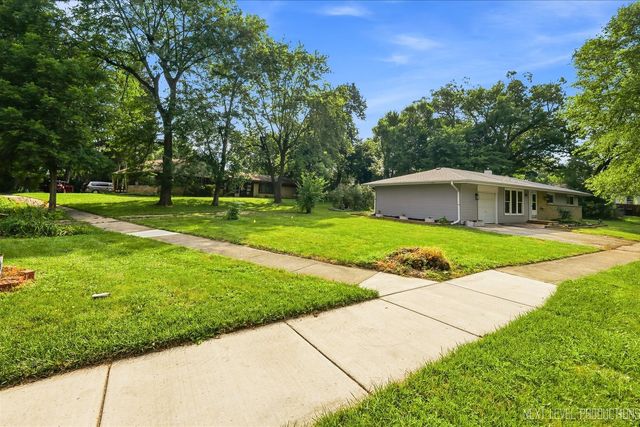 557 Willard Avenue, Elgin, IL 60120
