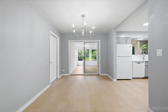 557 Willard Avenue, Elgin, IL 60120