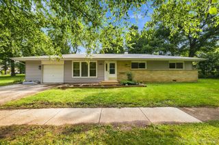 557 Willard Avenue, Elgin, IL 60120