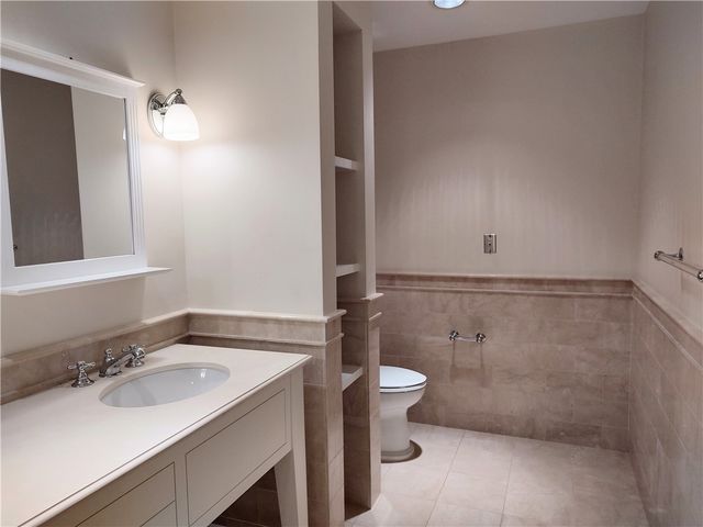 1 Tower Drive 303, Portsmouth, RI 02871