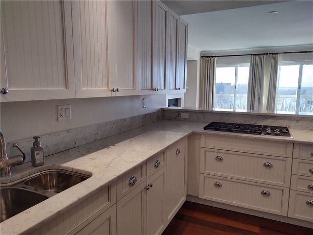 1 Tower Drive 303, Portsmouth, RI 02871