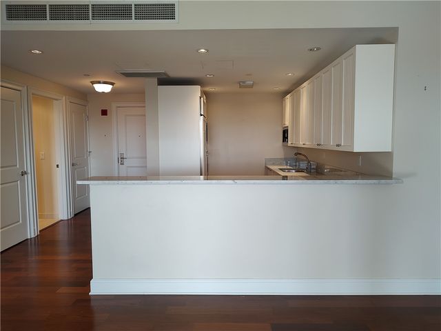1 Tower Drive 303, Portsmouth, RI 02871