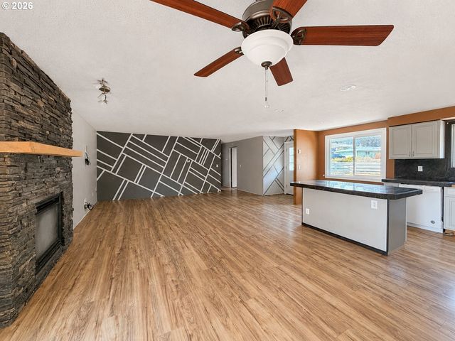 10800 Se KATHY Ln, Boring, OR 97009