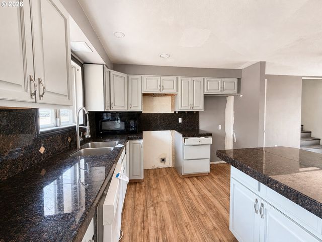 10800 Se KATHY Ln, Boring, OR 97009