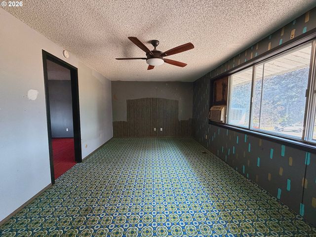 10800 Se KATHY Ln, Boring, OR 97009