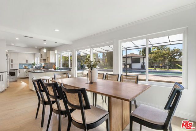 22935 Sylvan Street, Woodland Hills (los Angeles), CA 91367