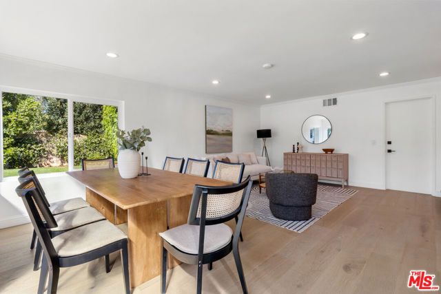 22935 Sylvan Street, Woodland Hills (los Angeles), CA 91367