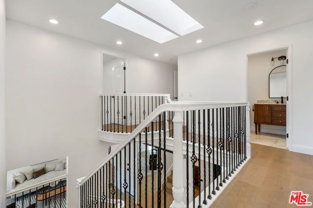 22935 Sylvan Street, Woodland Hills (los Angeles), CA 91367
