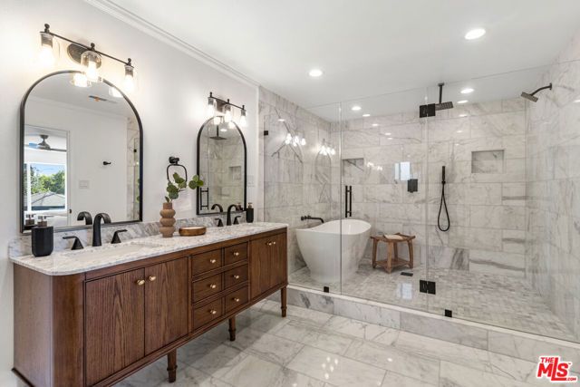 22935 Sylvan Street, Woodland Hills (los Angeles), CA 91367
