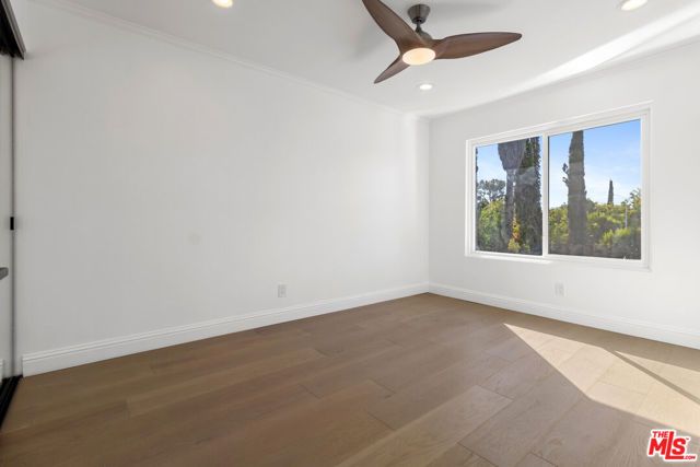 22935 Sylvan Street, Woodland Hills (los Angeles), CA 91367