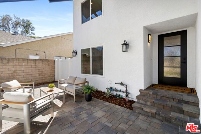 22935 Sylvan Street, Woodland Hills (los Angeles), CA 91367