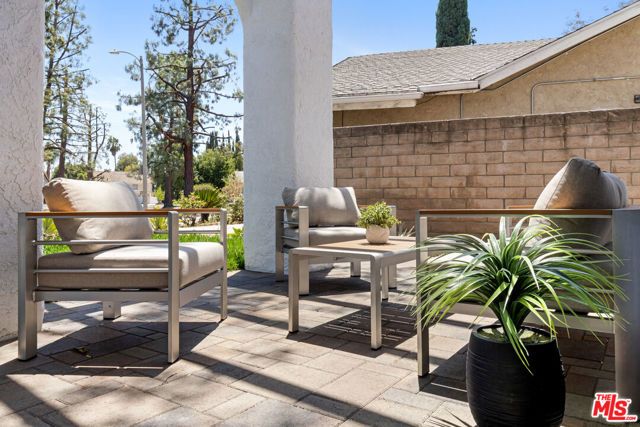 22935 Sylvan Street, Woodland Hills (los Angeles), CA 91367