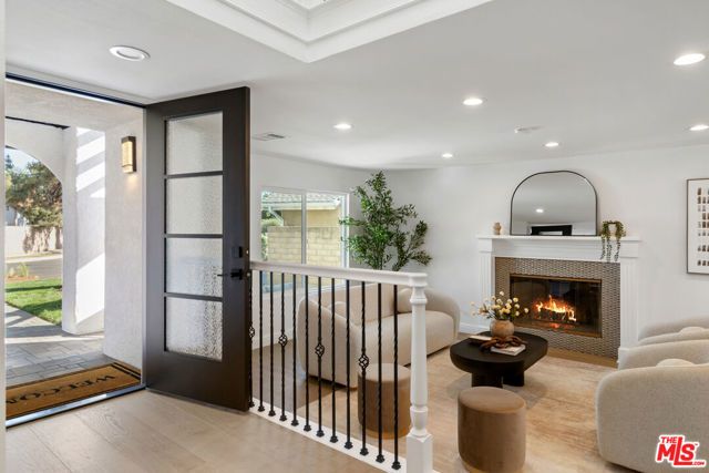 22935 Sylvan Street, Woodland Hills (los Angeles), CA 91367