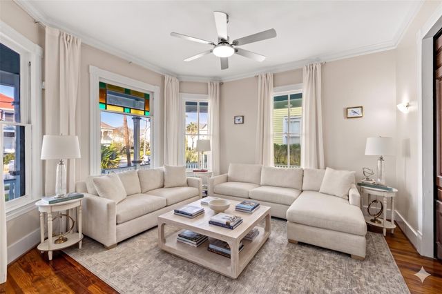 2207 Bernardo De Galvez, Galveston, TX 77550