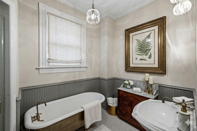 2207 Bernardo De Galvez, Galveston, TX 77550