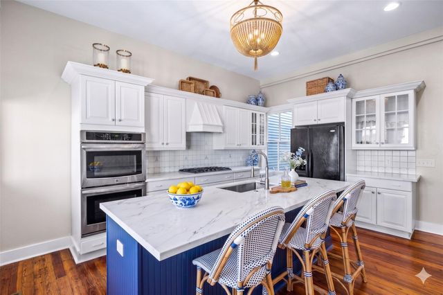 2207 Bernardo De Galvez, Galveston, TX 77550