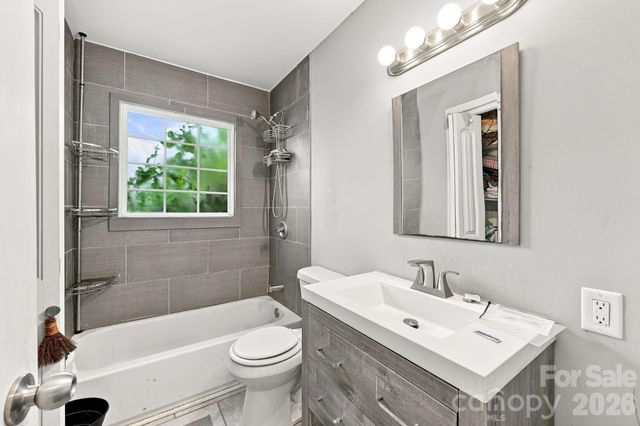 1400 Lasalle Street, Charlotte, NC 28216