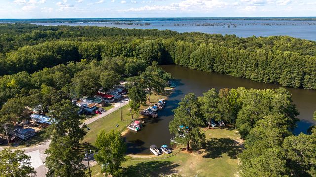 1646 Cleveland Street, Elloree, SC 29047