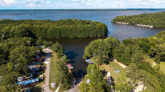 1646 Cleveland Street, Elloree, SC 29047