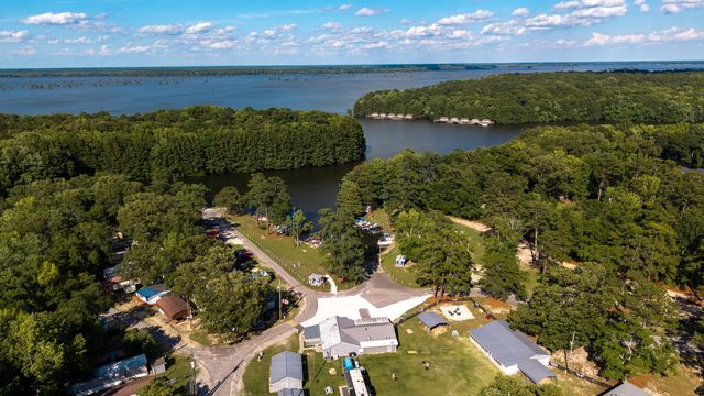 1646 Cleveland Street, Elloree, SC 29047
