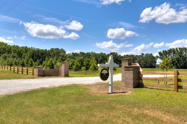 1646 Cleveland Street, Elloree, SC 29047