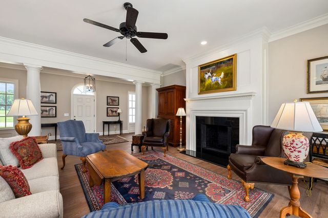 1646 Cleveland Street, Elloree, SC 29047