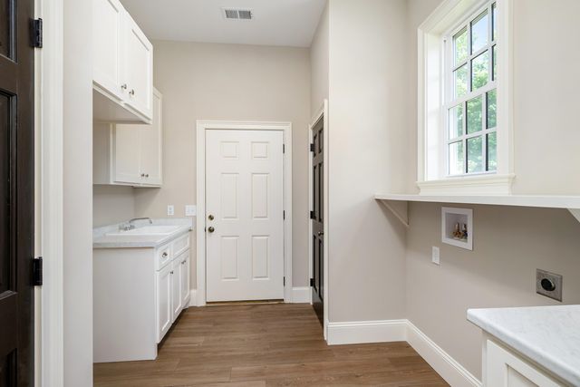1646 Cleveland Street, Elloree, SC 29047