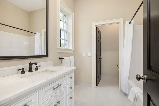 1646 Cleveland Street, Elloree, SC 29047