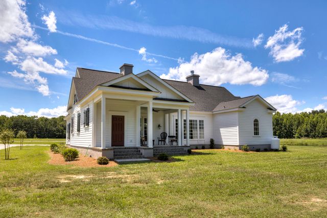 1646 Cleveland Street, Elloree, SC 29047