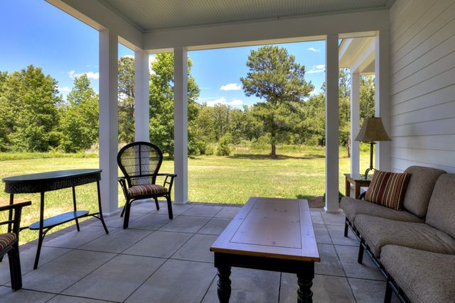 1646 Cleveland Street, Elloree, SC 29047