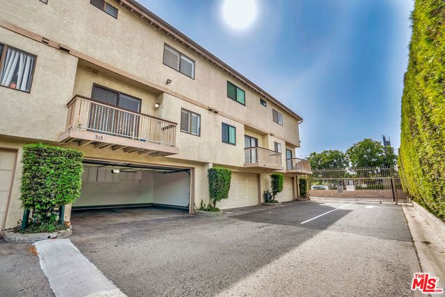 7100 Balboa Boulevard 703, Van Nuys, CA 91406