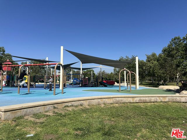 7100 Balboa Boulevard 703, Van Nuys, CA 91406