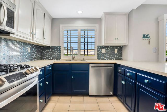 7100 Balboa Boulevard 703, Van Nuys, CA 91406