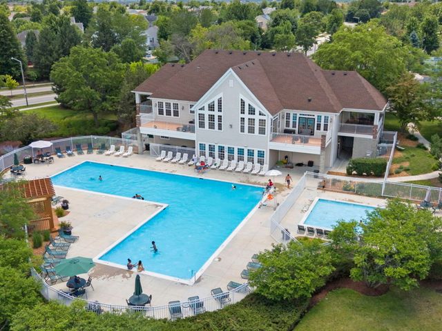 900 Heartland Park Lane, Antioch, IL 60002