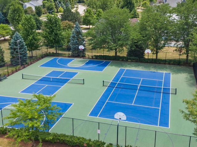 900 Heartland Park Lane, Antioch, IL 60002