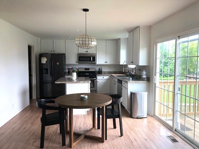 900 Heartland Park Lane, Antioch, IL 60002